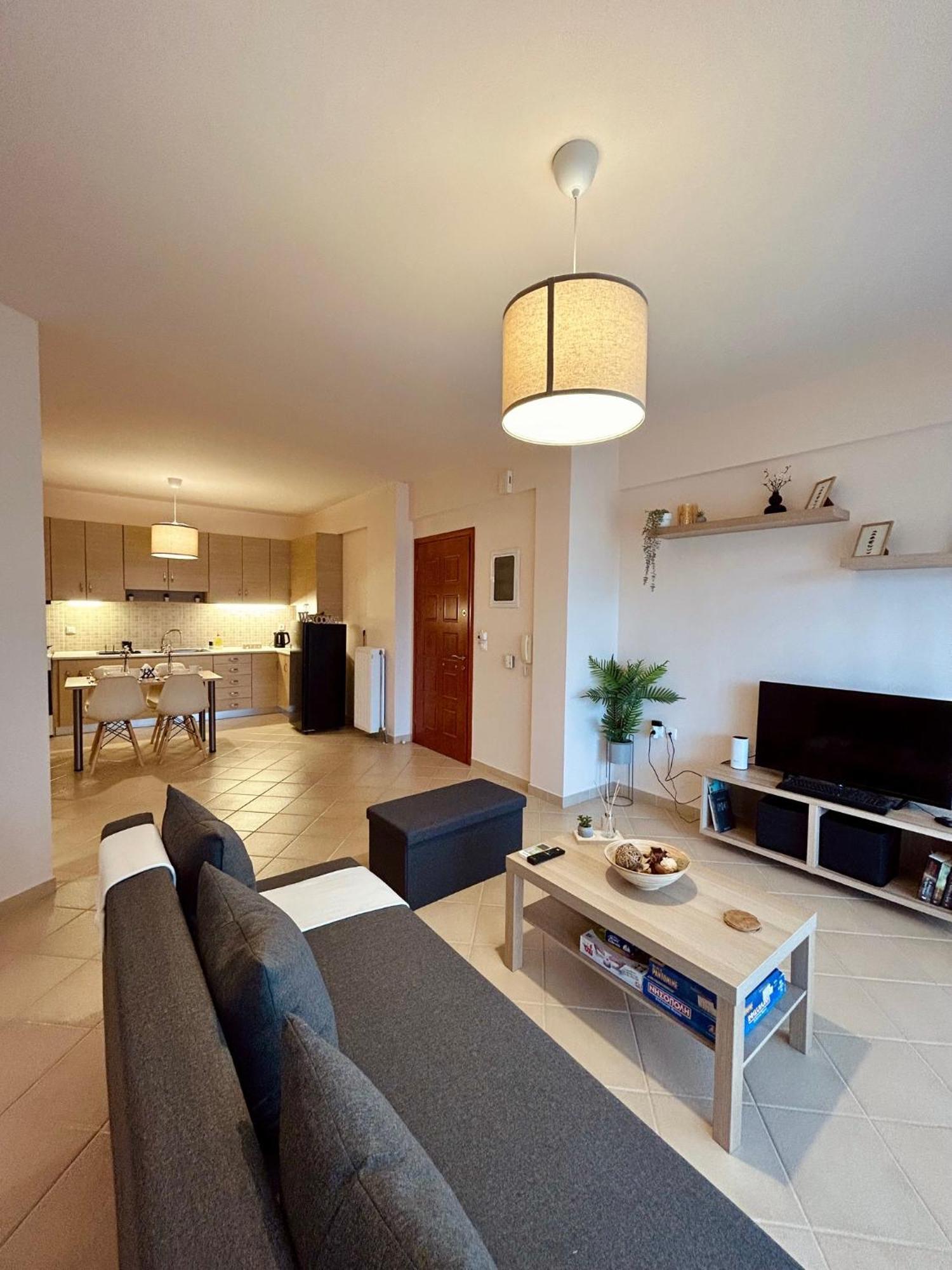 Feel At Home - Kalamata - Near The Center Exterior photo